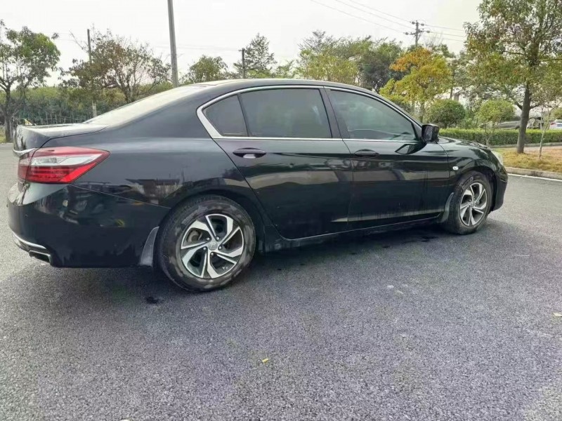 广州17年本田雅阁9