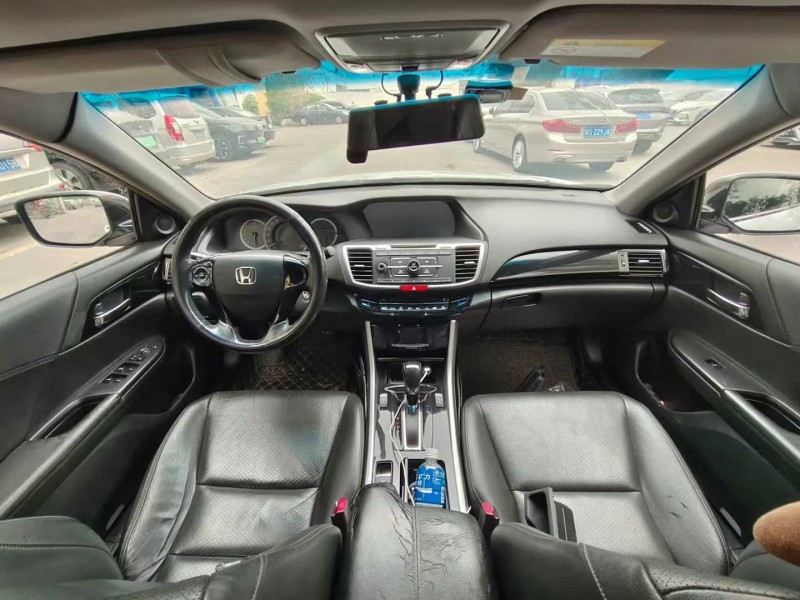 广州17年本田雅阁5