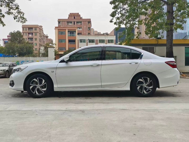 广州17年本田雅阁9