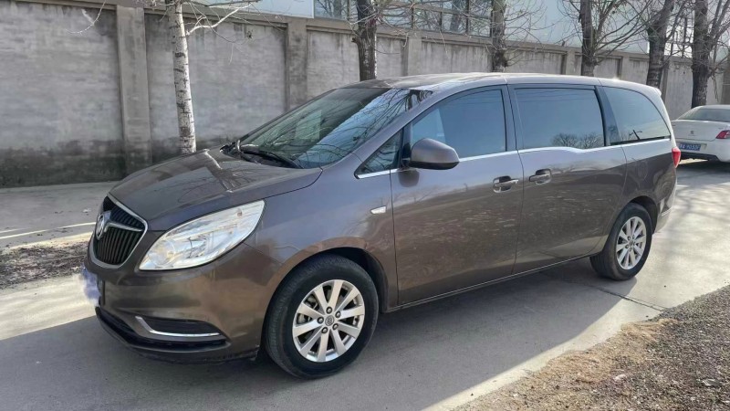 保定18年别克GL82