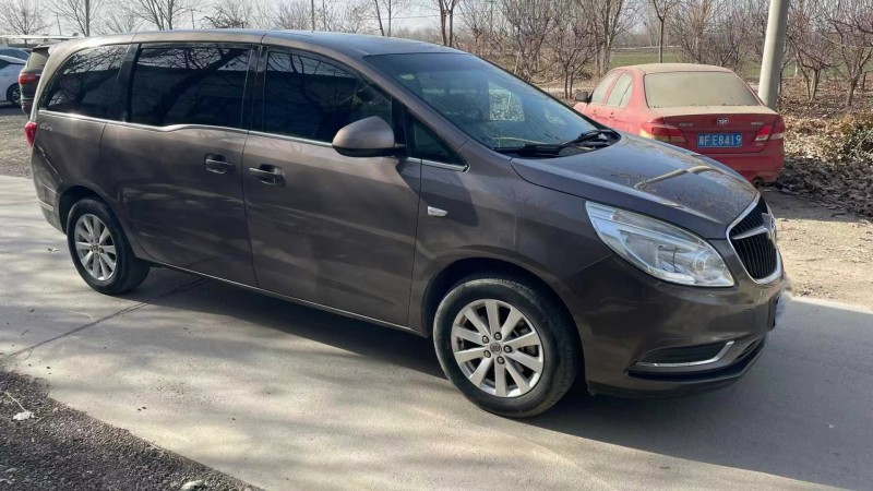 保定18年别克GL83