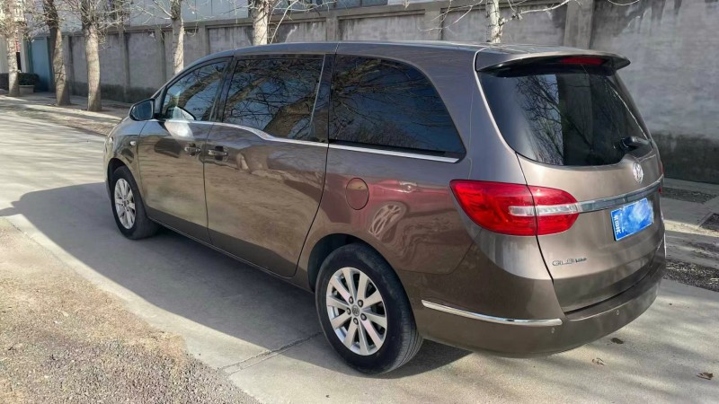 保定18年别克GL84