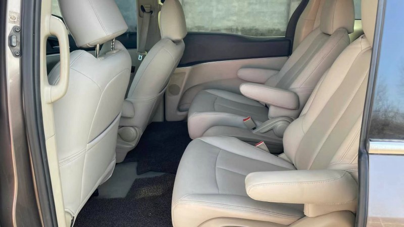 保定18年别克GL87