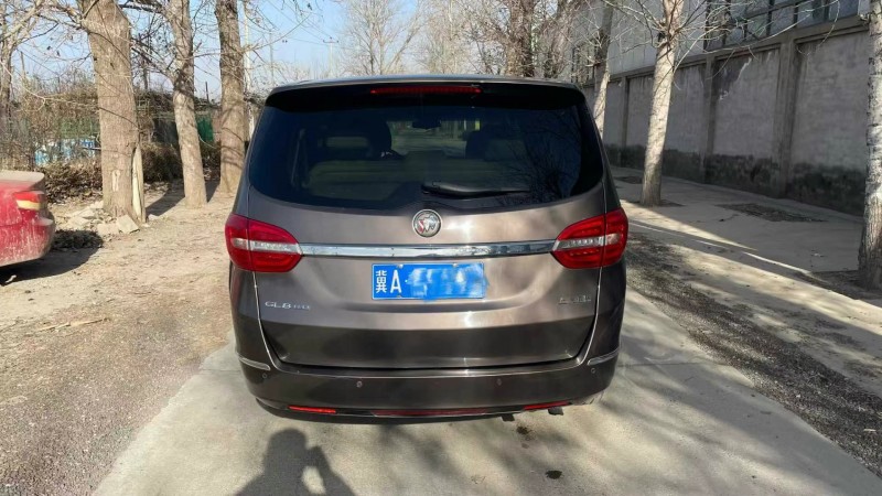 保定18年别克GL89