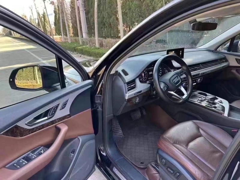 济宁18年奥迪Q73