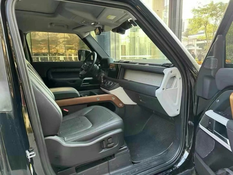 广州22年路虎卫士8