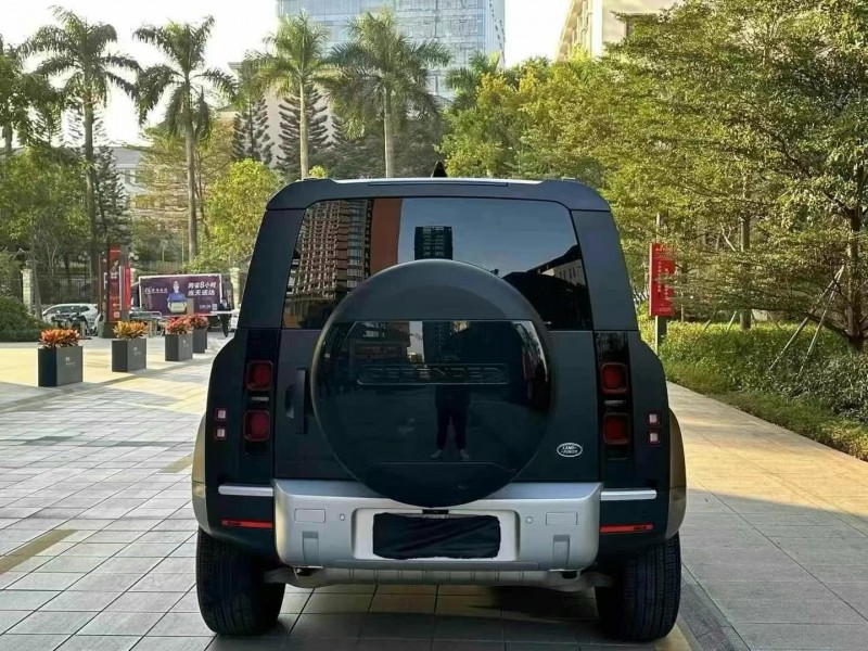 广州22年路虎卫士9