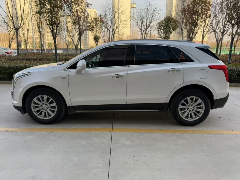 濟寧16年凱迪拉克XT58