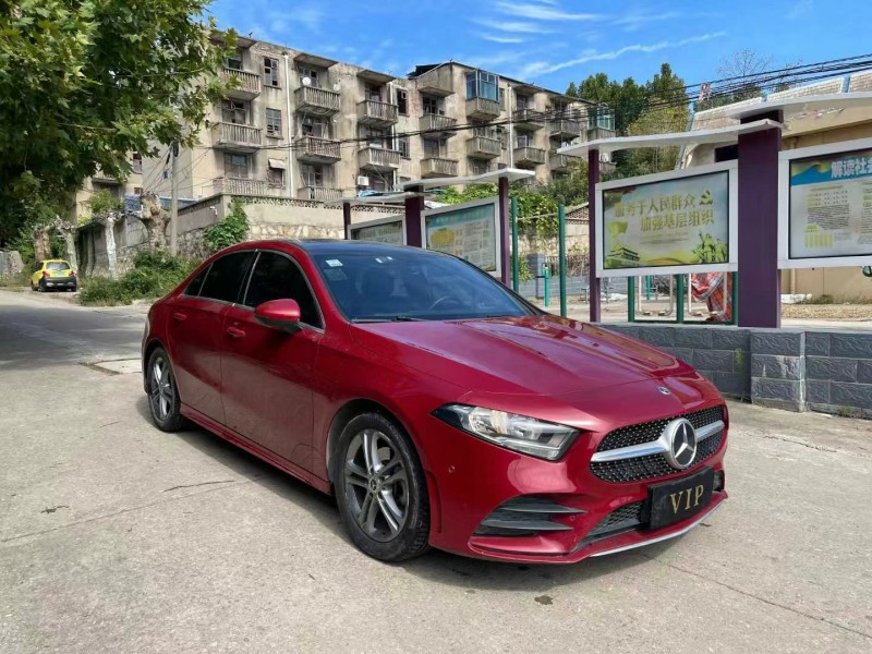 徐州21年奔驰A2