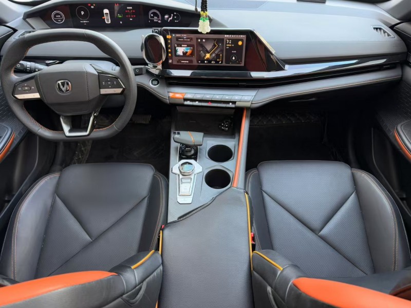 济宁23年长安汽车UNI-V4