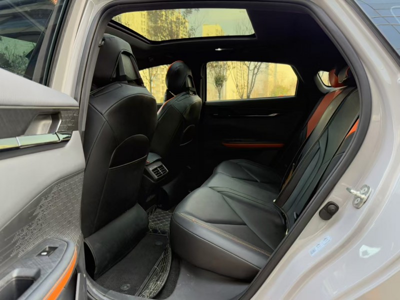 济宁23年长安汽车UNI-V6