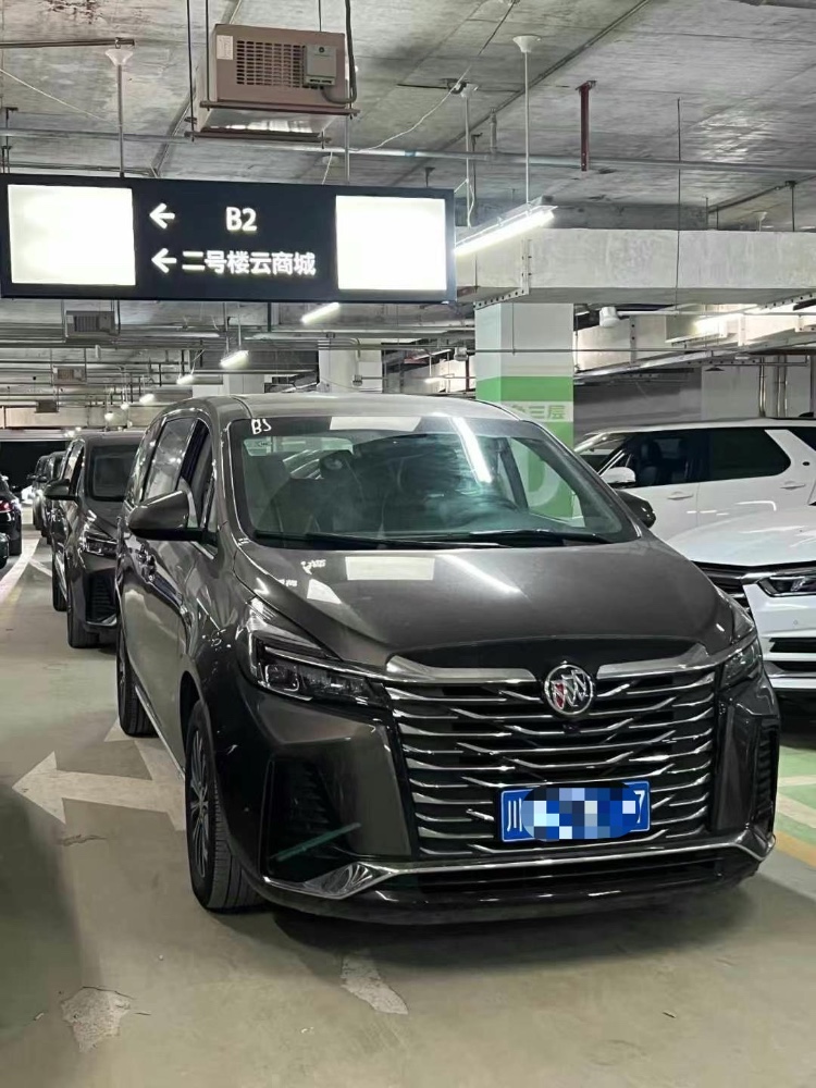 成都23年別克GL82