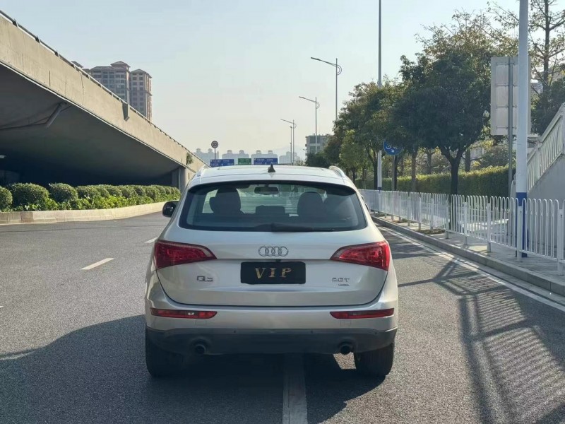 广州10年奥迪Q59