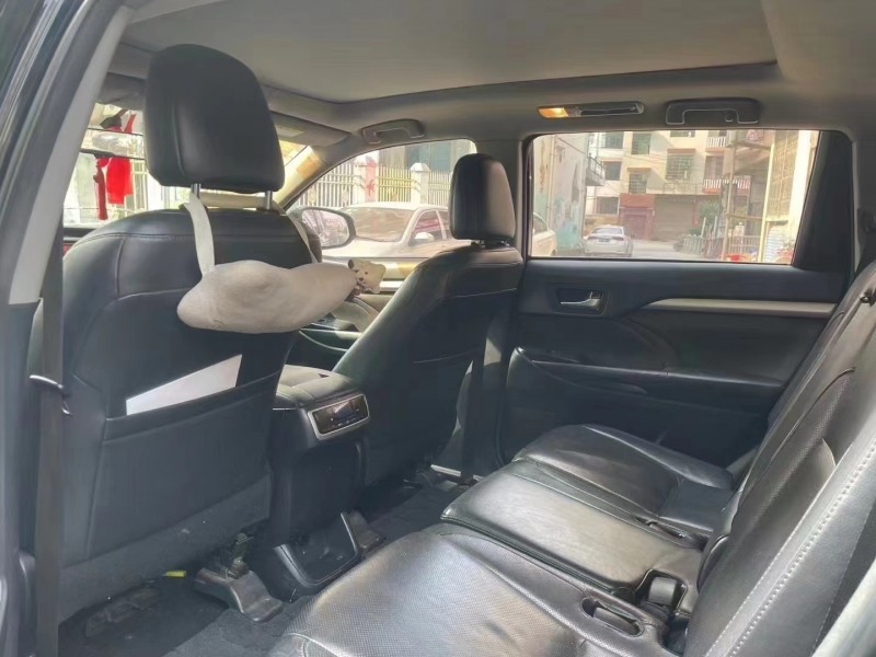 益阳16年丰田汉兰达3