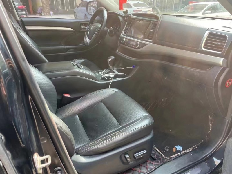 益阳16年丰田汉兰达8