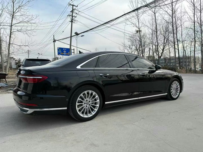 徐州19年奥迪A8L8