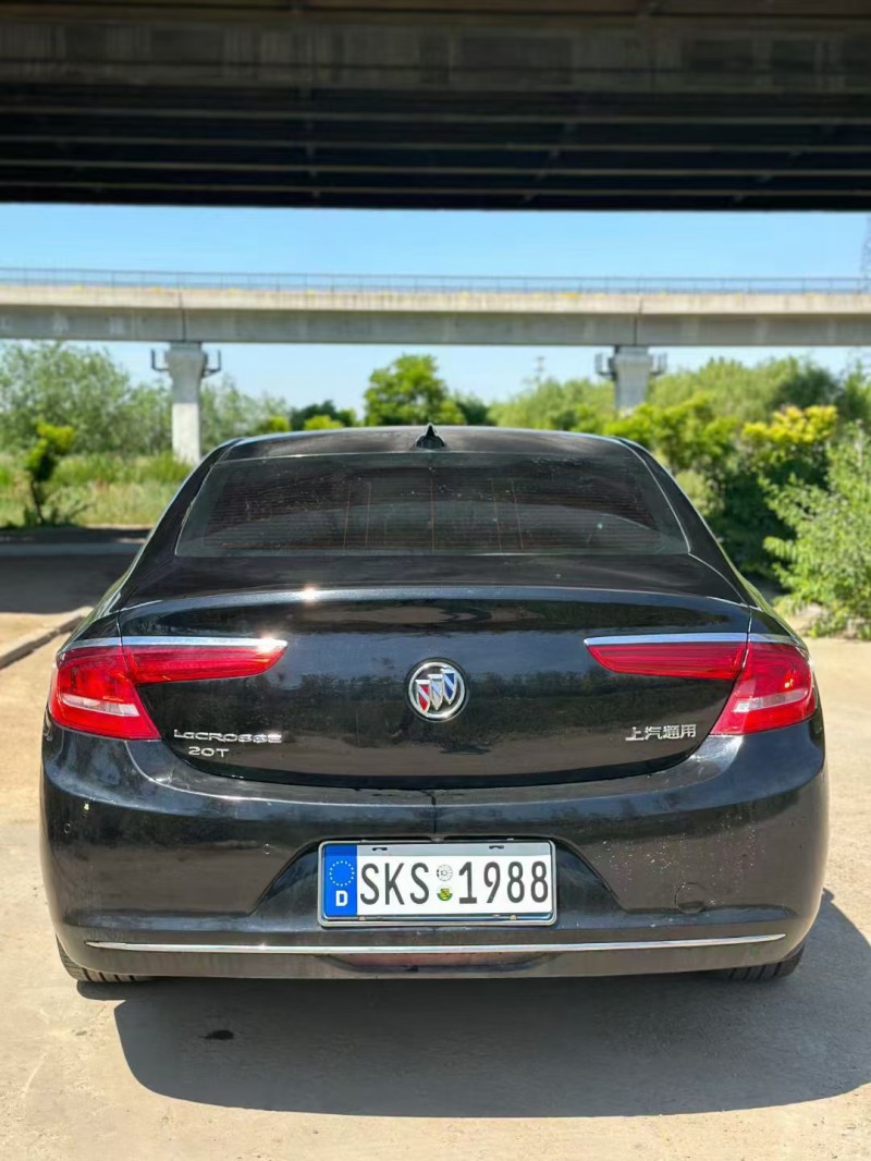 青岛17年别克君越8