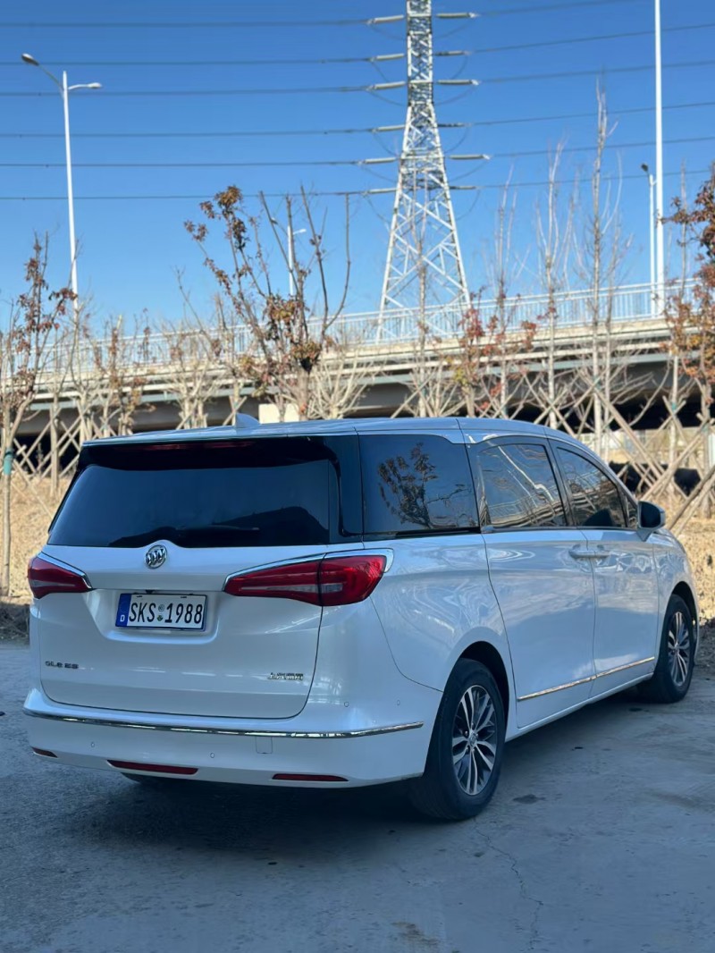 青岛21年别克GL86