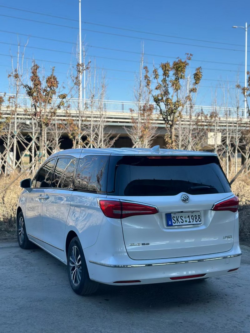 青岛21年别克GL87