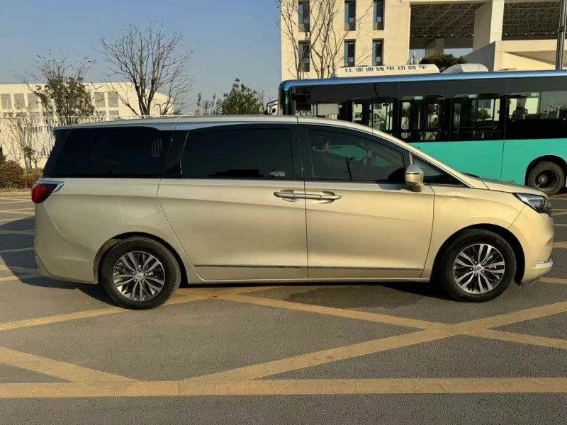 济宁20年别克GL87