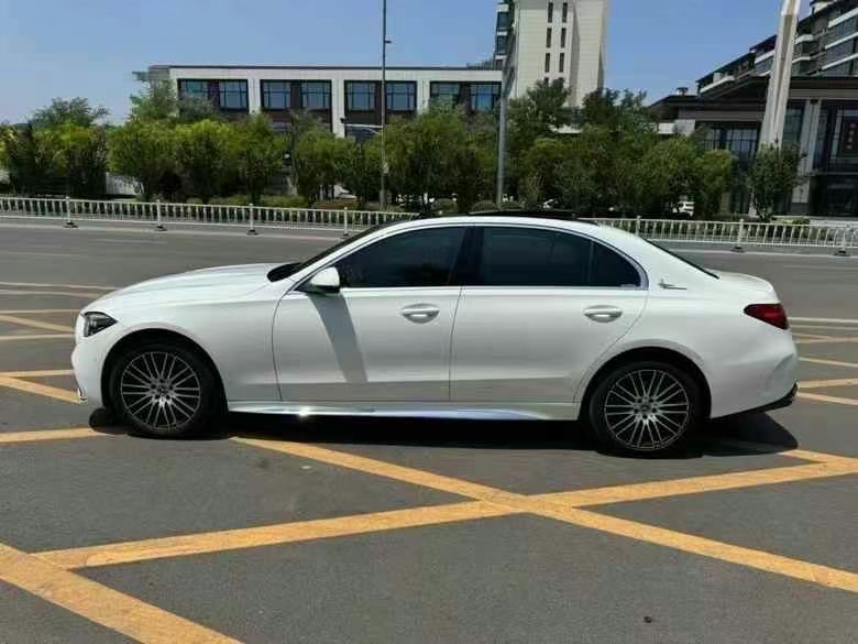 济宁22年奔驰C7