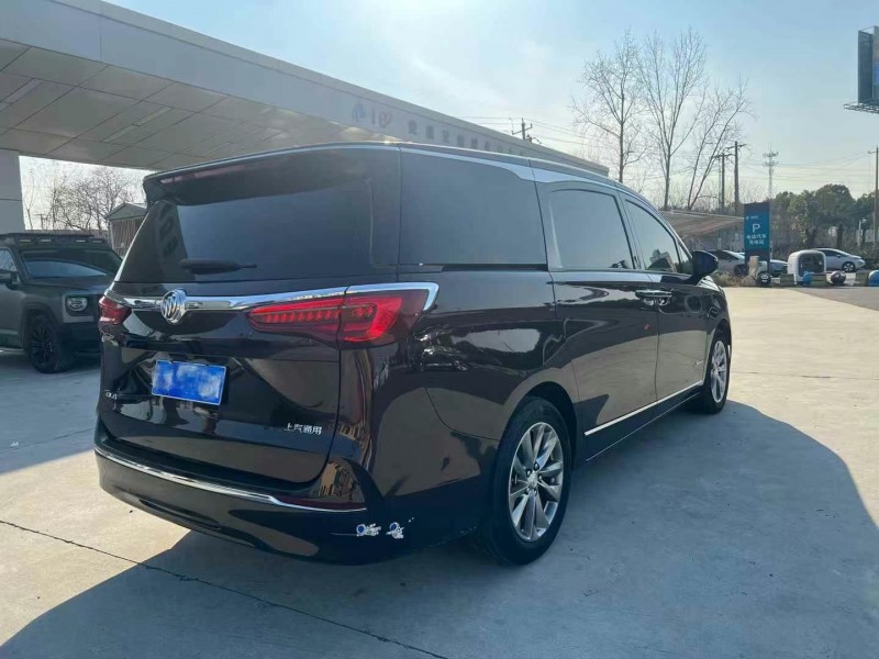 青岛21年别克艾维亚5