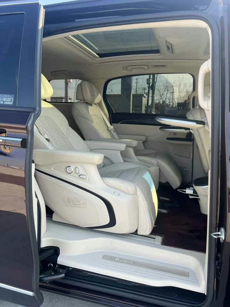 青岛21年别克艾维亚6