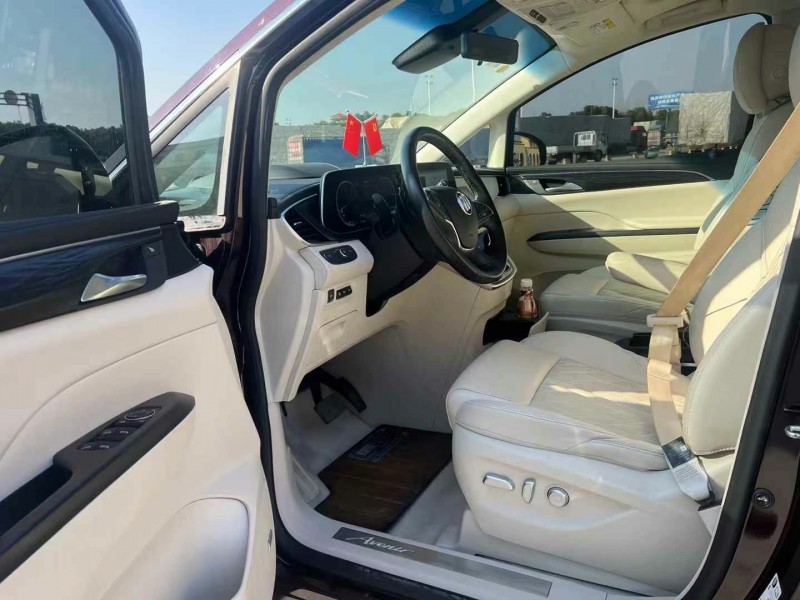 青岛21年别克艾维亚7