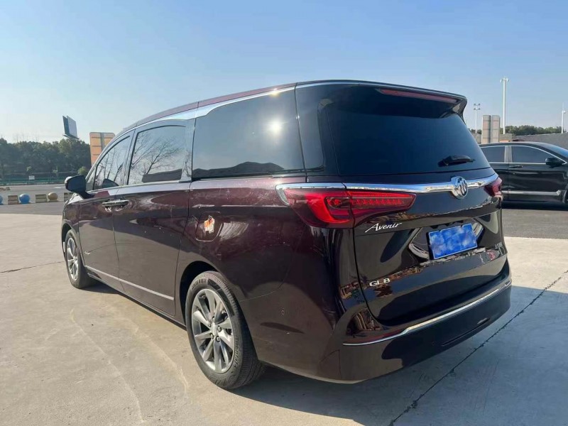 青岛21年别克艾维亚8