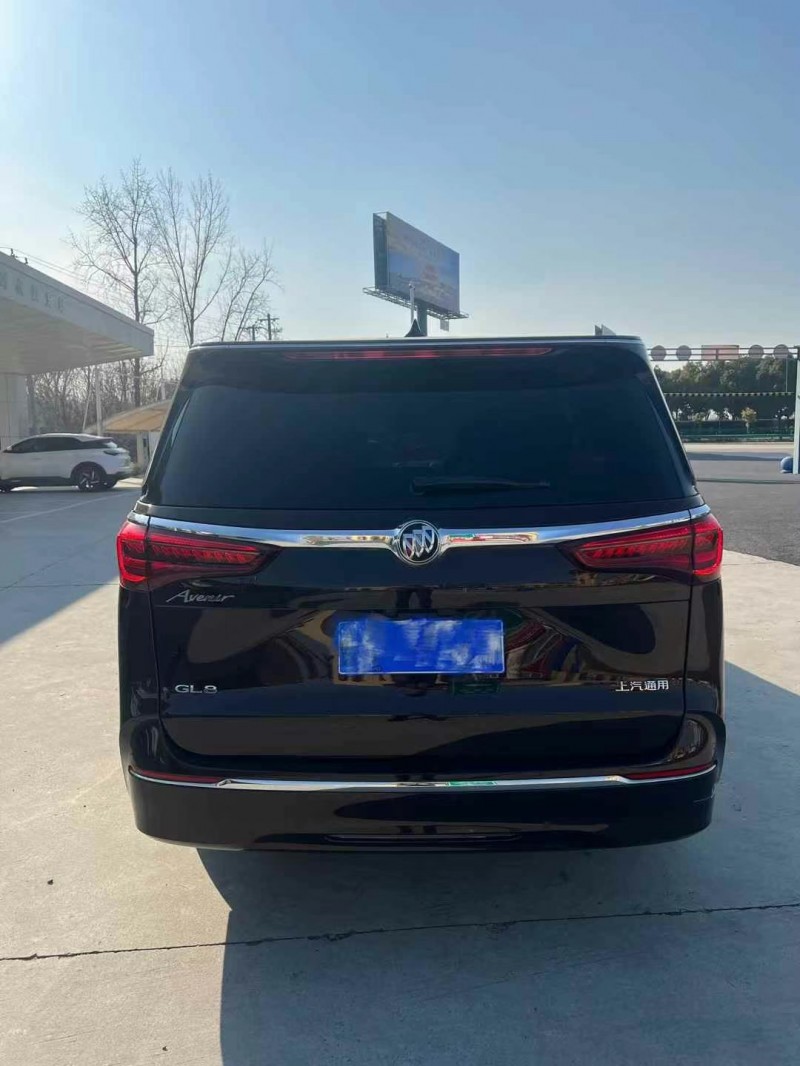 青岛21年别克艾维亚9