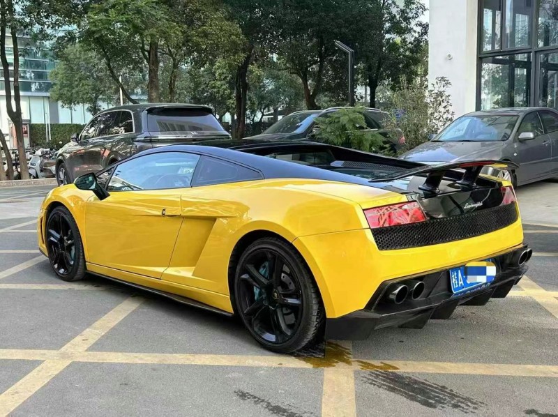 深圳11年蘭博基尼LP550-25