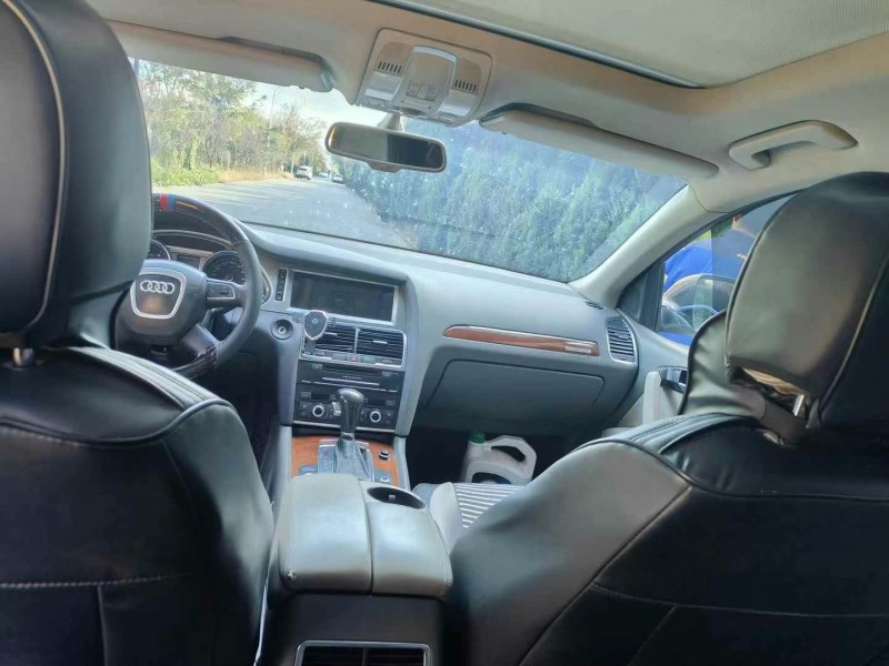 青岛11年奥迪Q75