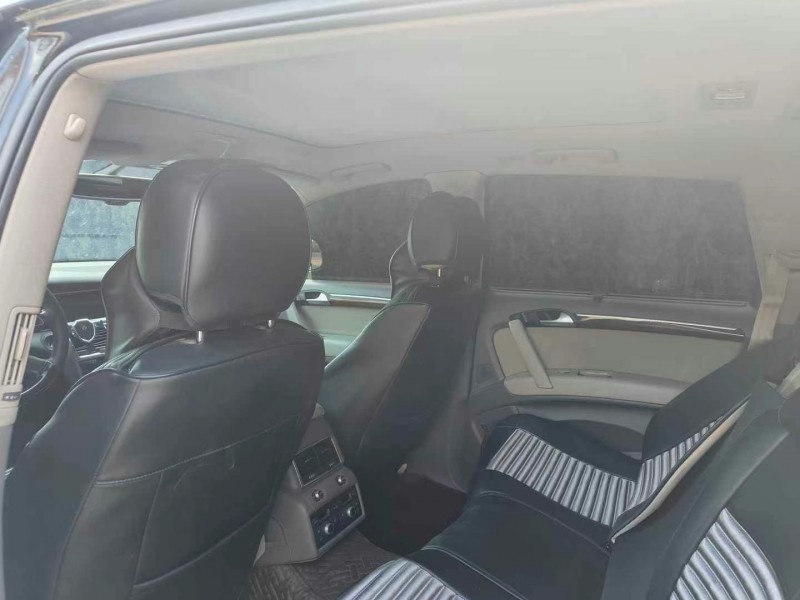 青岛11年奥迪Q77