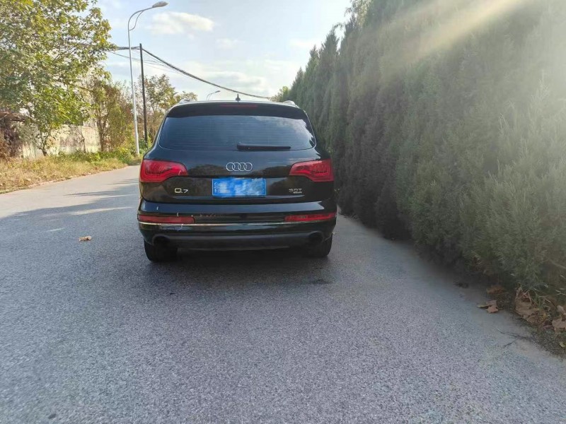 青岛11年奥迪Q78