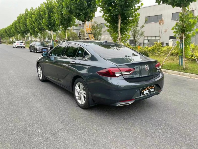 徐州21年别克君威5