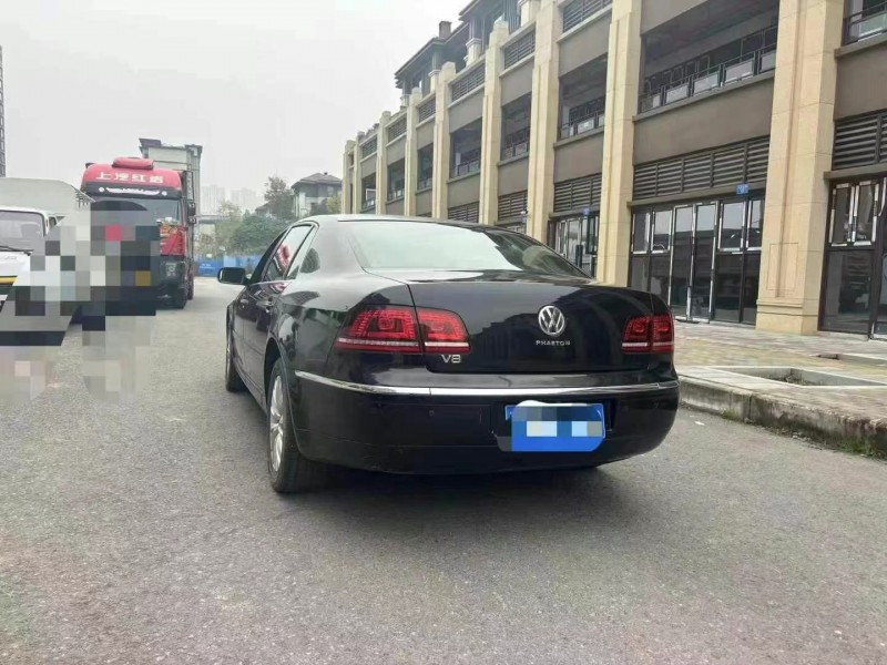 重庆14年大众辉腾4