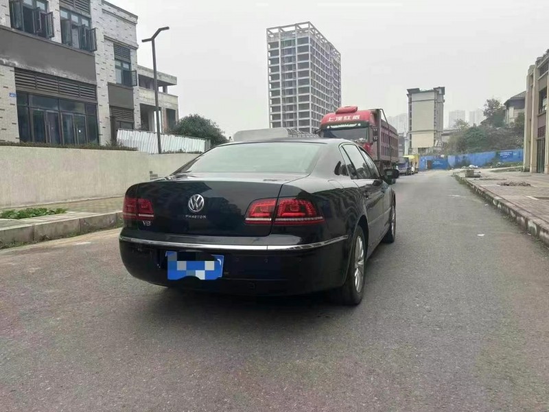重庆14年大众辉腾8