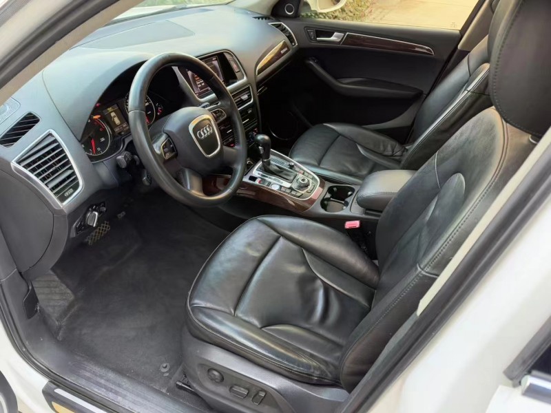 济宁12年奥迪Q56