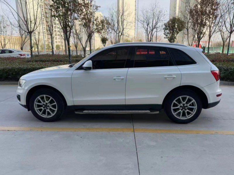 济宁12年奥迪Q58