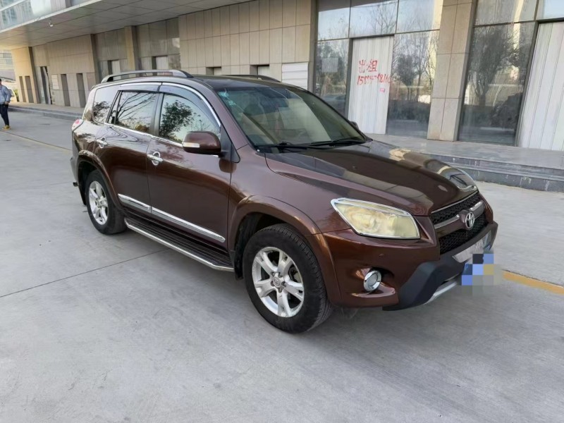 济宁12年丰田RAV42