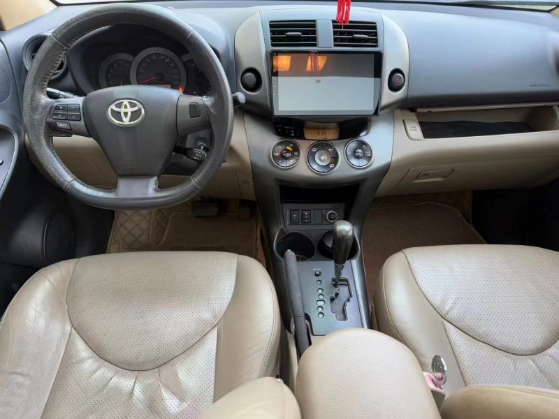 济宁12年丰田RAV44