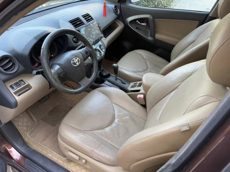济宁12年丰田RAV45