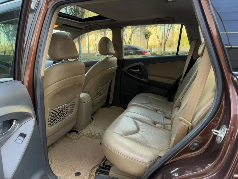 济宁12年丰田RAV46
