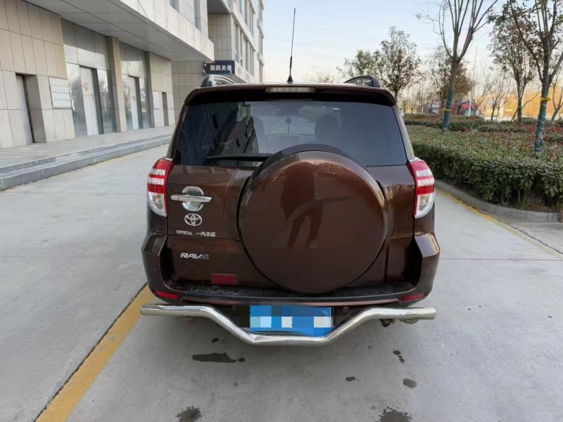 济宁12年丰田RAV49