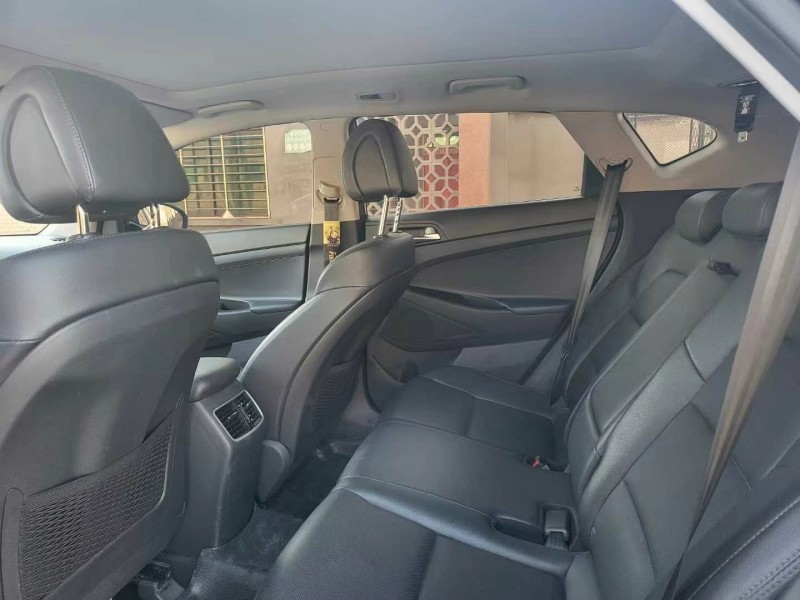 保定18年现代途胜7