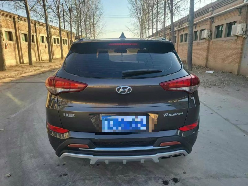 保定18年现代途胜9