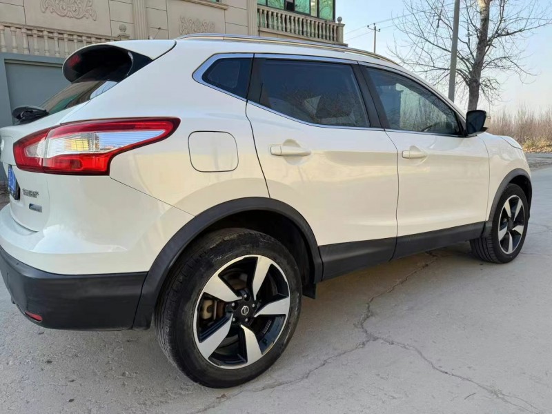 保定18年日产逍客7