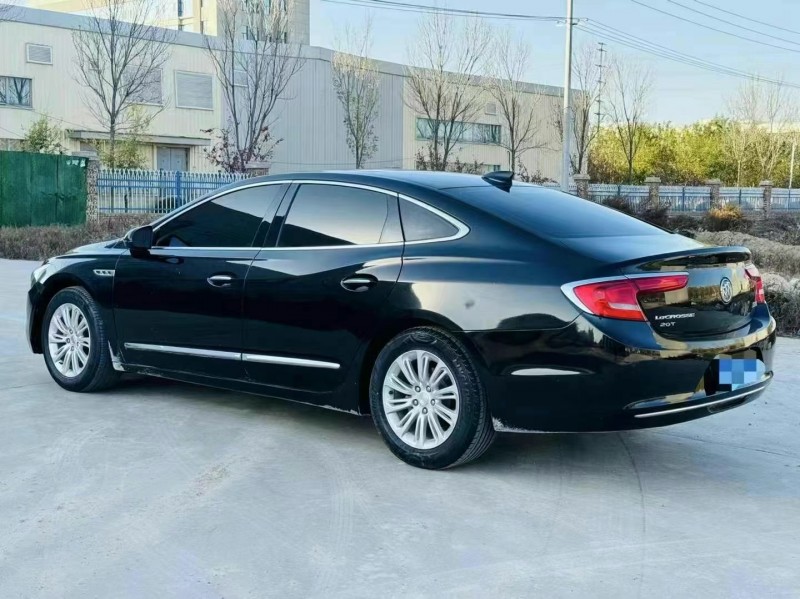 济宁19年别克君越6