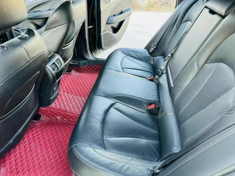 济宁19年别克君越8