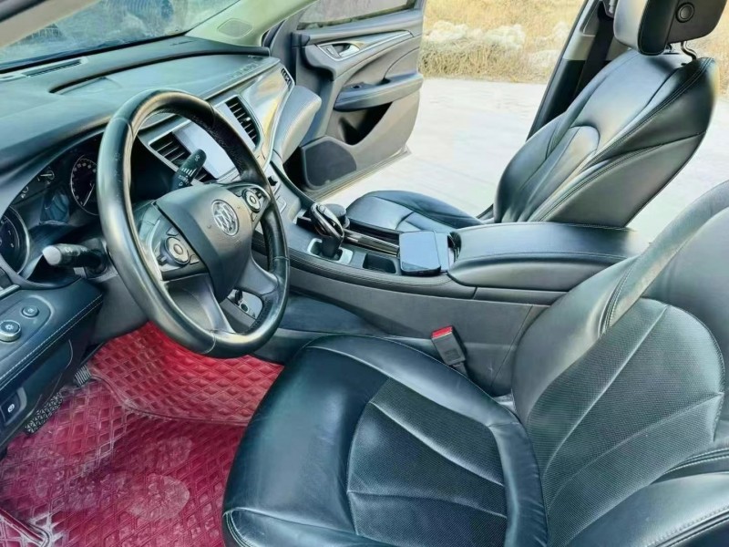 济宁19年别克君越9